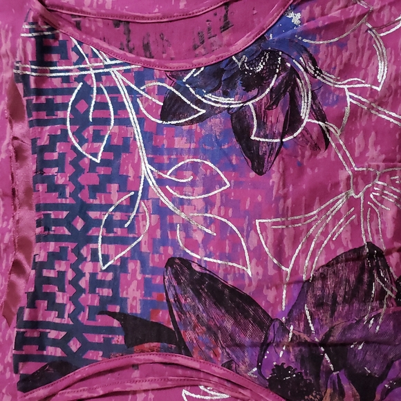 Signature Studio - Floral Burnout Tank with shark bite hem - Ladies Medium - Picture 10 of 14